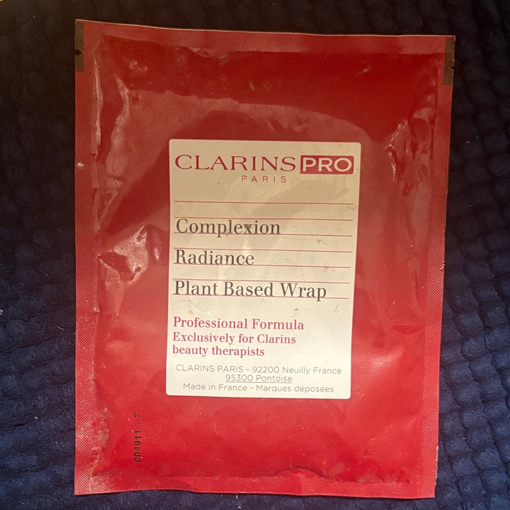 Clarins Pro Radiance Wrap in Bold Red